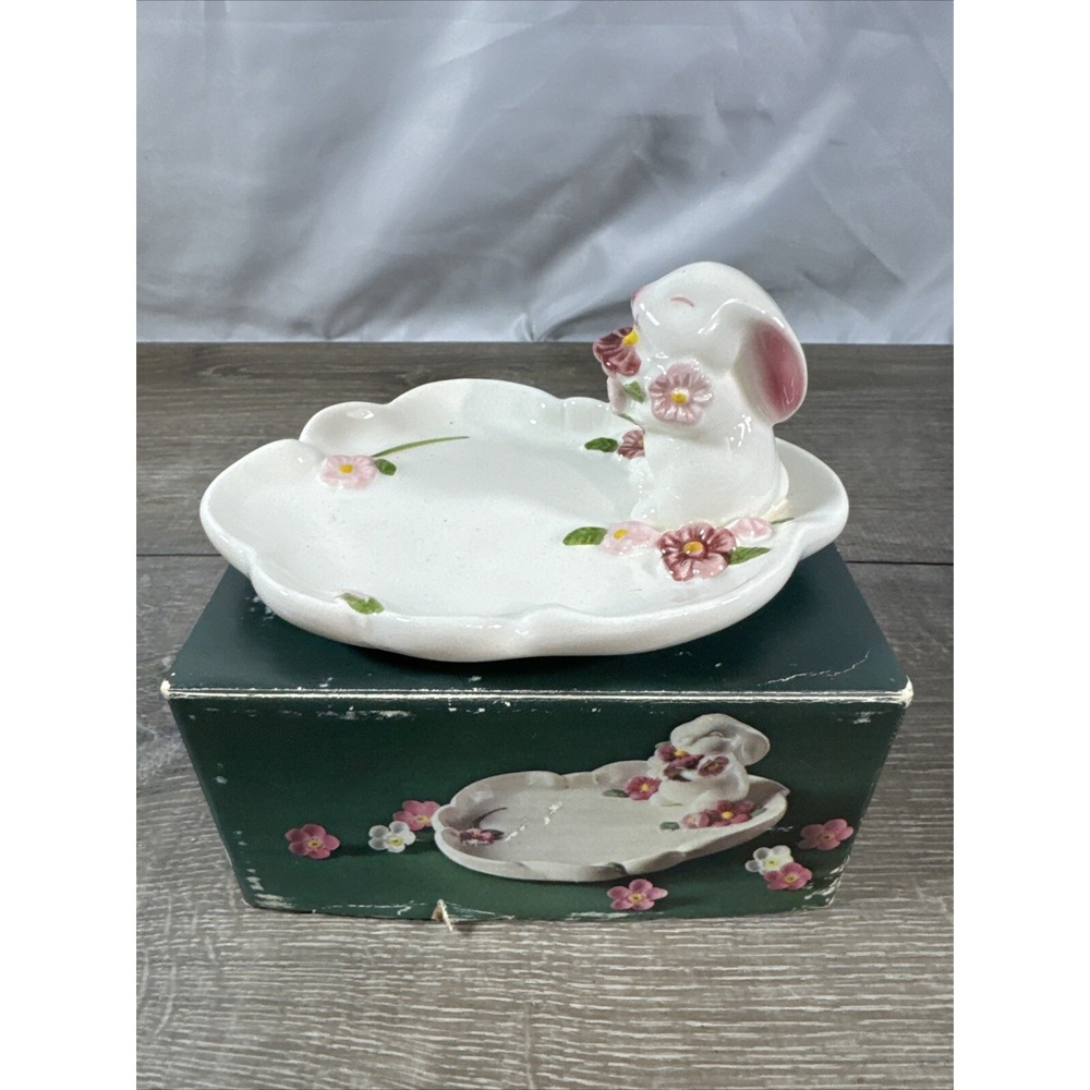 1985 Avon Trinket-Soap Dish Bunny Brazil Hand Painted 3 1/2" Wx5 1/2" Lx3" H